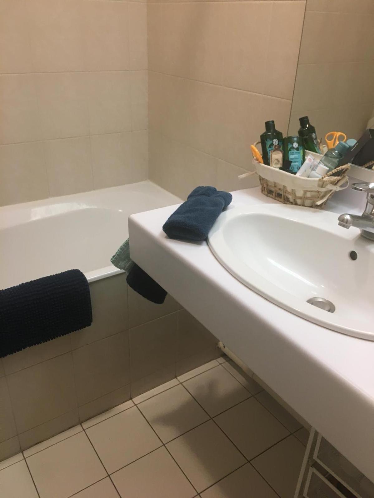 Double Room With Balcony Париж Экстерьер фото