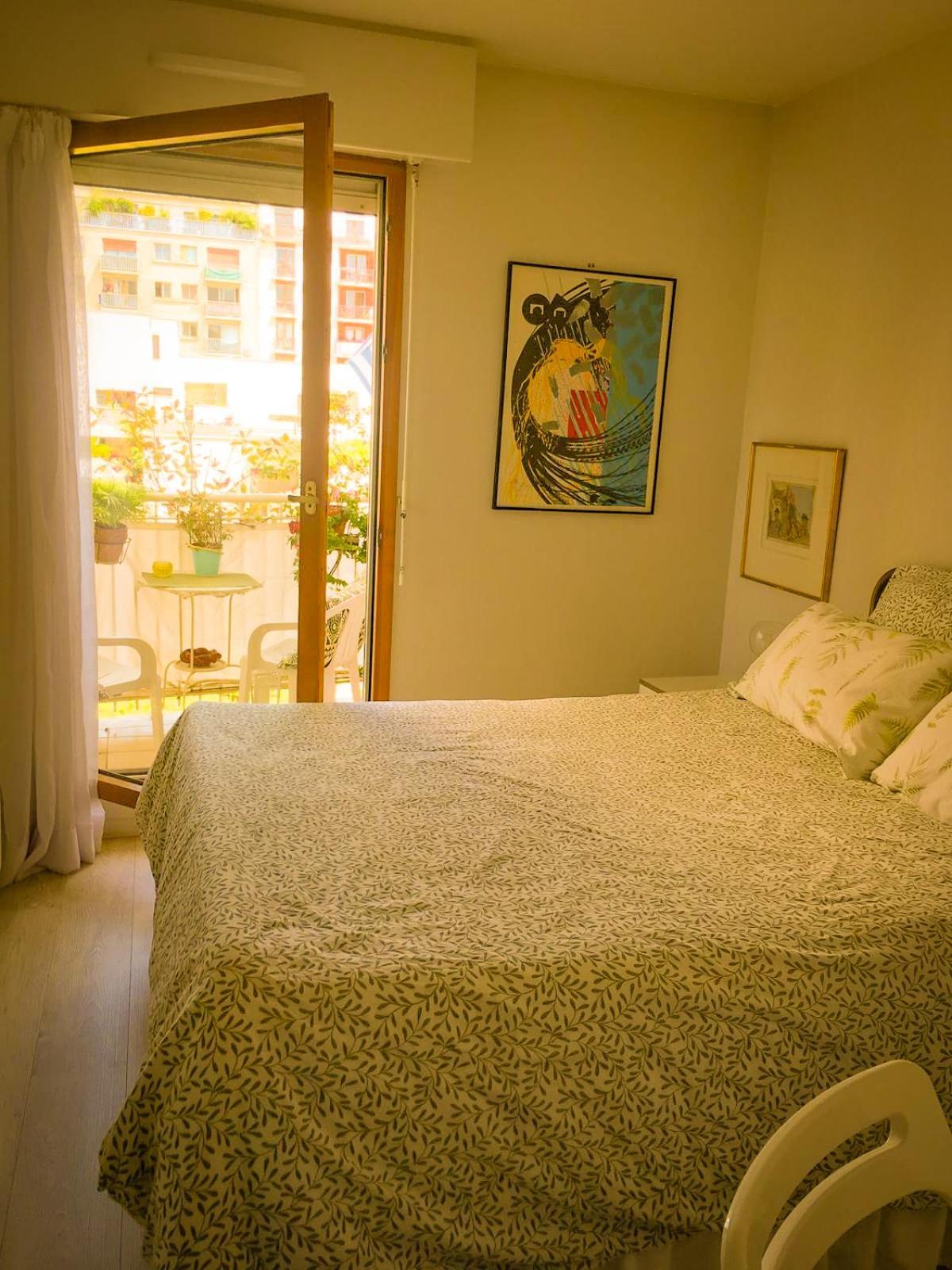 Double Room With Balcony Париж Экстерьер фото