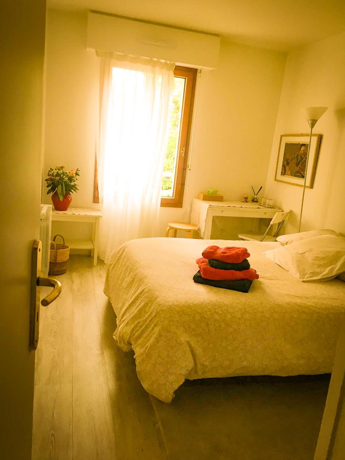 Double Room With Balcony Париж Экстерьер фото